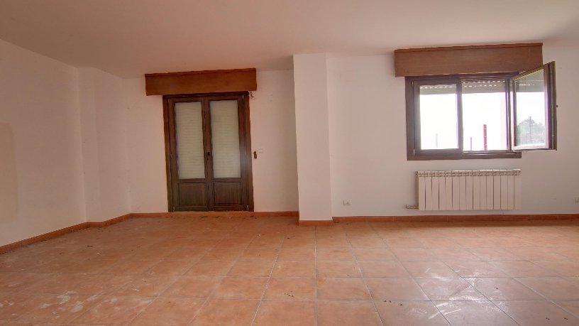 Place de stationnement de 11m² dans rue Serradero, Sojuela, La Rioja