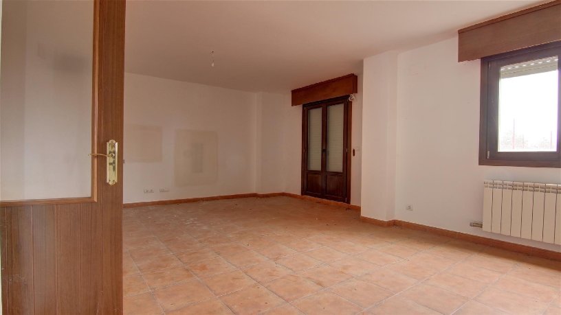 Place de stationnement de 11m² dans rue Los Pinos, Sojuela, La Rioja