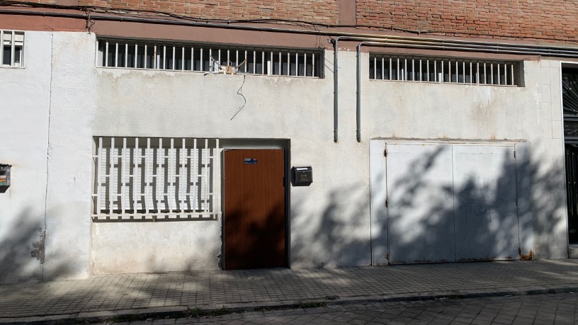 Commercial premises in street Riojanos, Madrid