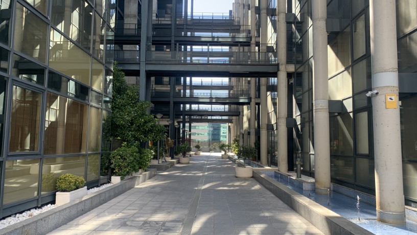 Parking space on avenue De Manoteras, Madrid