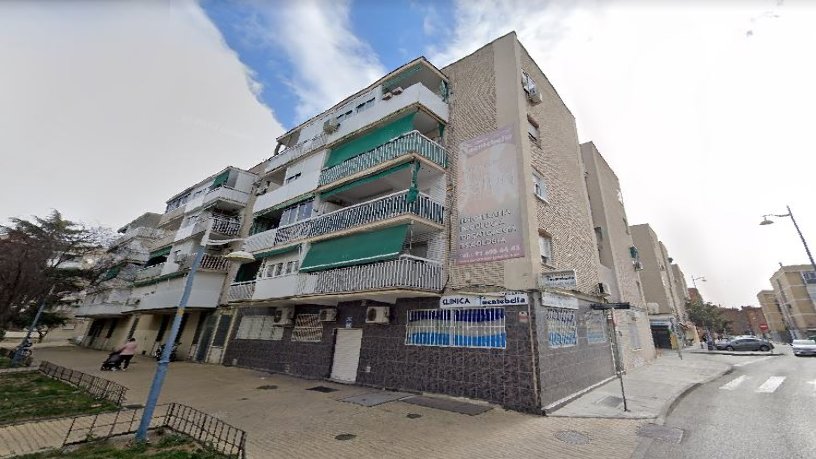 Local comercial en venta en urb Fuentebella, Parla, Madrid