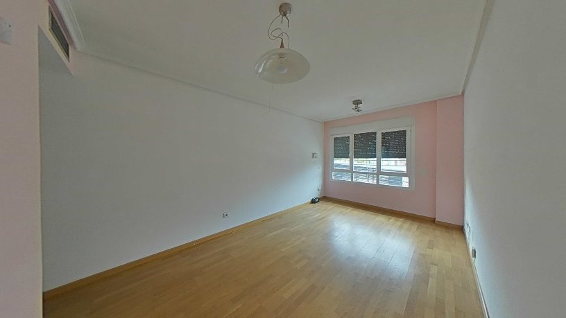 Piso de 82m² en calle Vital Aza, Madrid