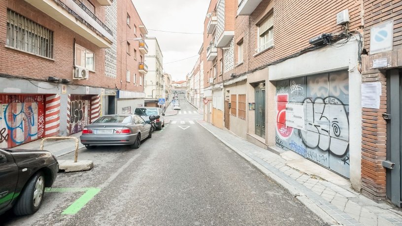 Local comercial en calle Oudrid, Madrid