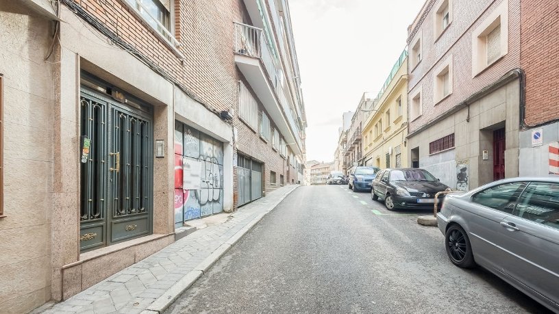 Local comercial en calle Oudrid, Madrid