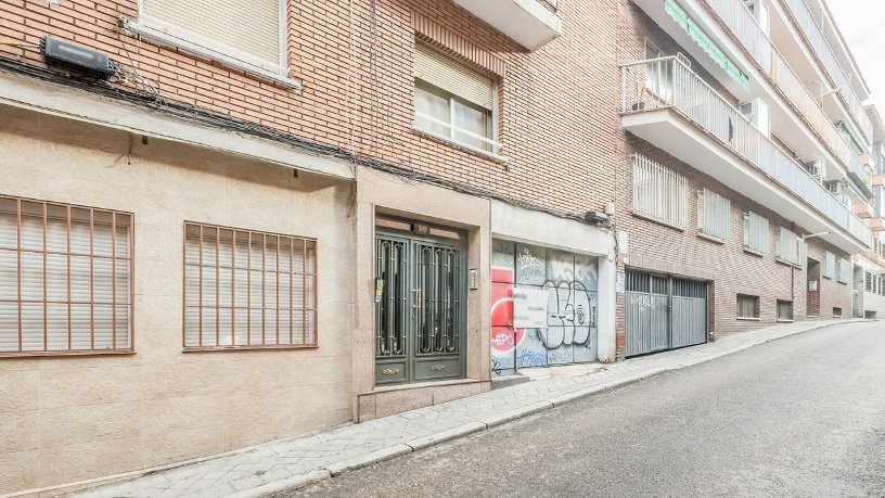 Local comercial en calle Oudrid, Madrid