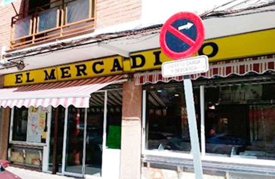 Local comercial  en calle Reina Victoria, Parla