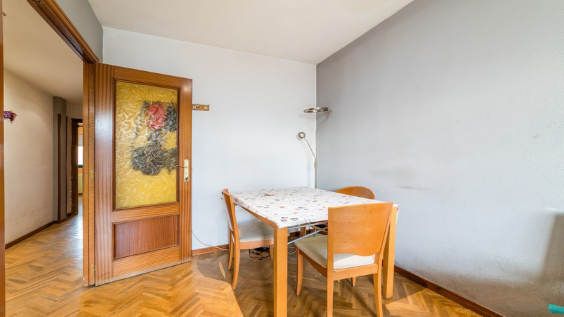 Piso de 61m² en calle Cabo Nicolas Mur, Madrid