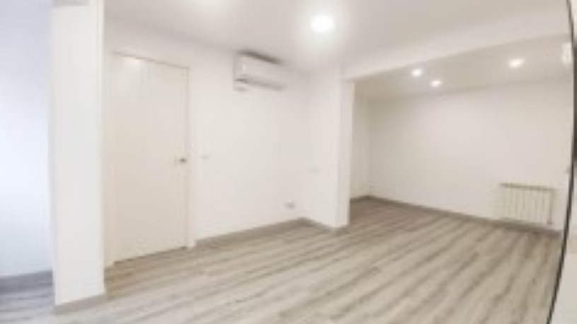 59m² Flat on street Eugenia De Montijo, Madrid