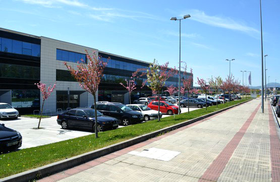 Parking space in street Larrazko, Ansoáin/antsoain