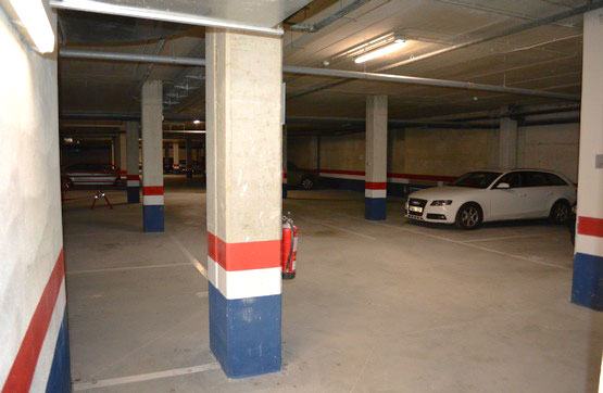 Parking space in street Larrazko, Ansoáin/antsoain