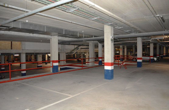 Parking space in street Larrazko, Ansoáin/antsoain