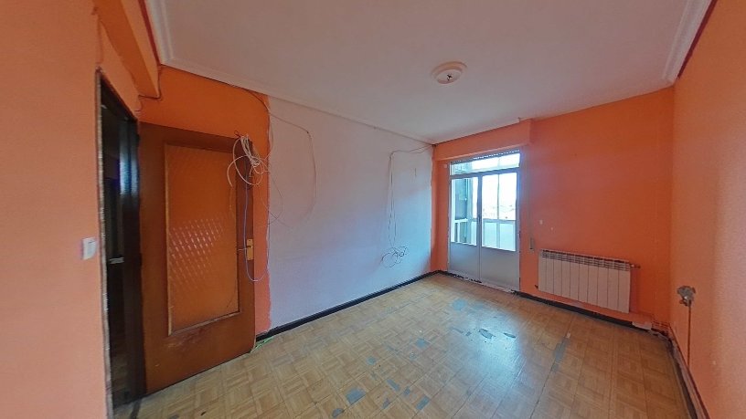 Piso de 60m² en calle Reyes De Navarra, Vitoria-gasteiz, Álava