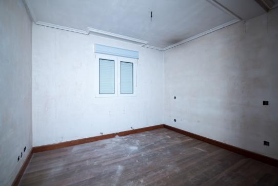Commercial premises on group Guipuzcoa, Izq-izq, Santurtzi