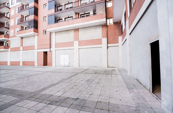 Local comercial de 636m² en calle Zubiaur Tar Kepa, Bermeo, Vizcaya