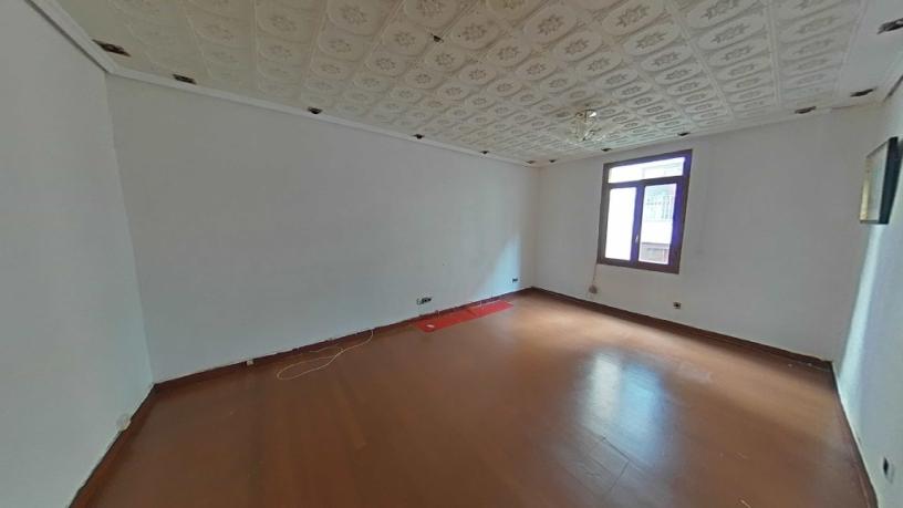 Piso de 87m² en calle Lehendakari Aguirre, Basauri, Vizcaya