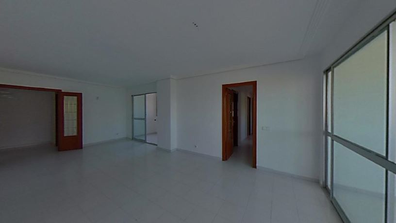 Piso de 104.00 m² con 3 habitaciones con 2 baños  en Calle Denia Urb.entrenaranjos, Benidorm