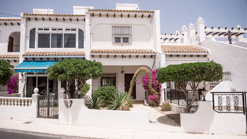 Casa de 88.00 m² amb 2 habitacions amb 2 banys  a Carrer Belice, Orihuela