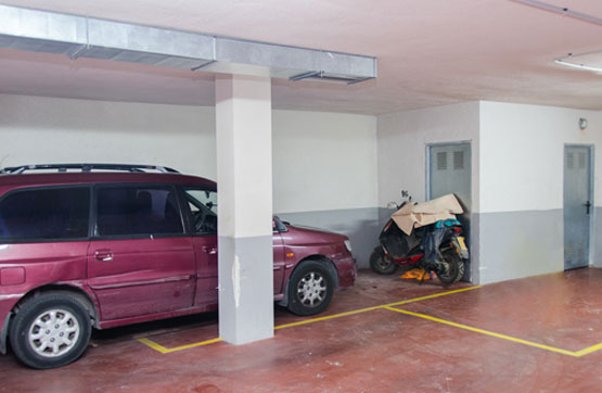 Parking space on street Suiza, Alicante/alacant