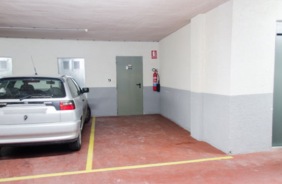 Parking space on street Suiza, Alicante/alacant
