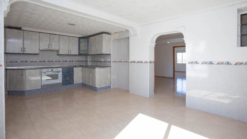 Piso de 94m² en calle Diego Pascual Oliver, Elche/elx, Alicante