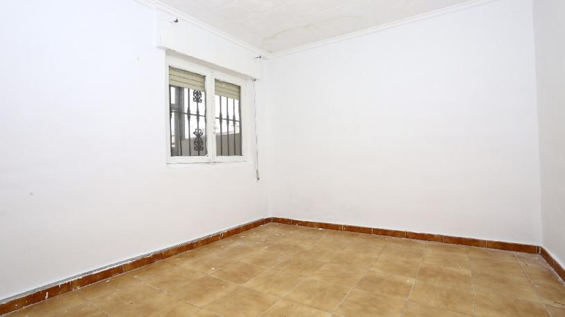 Piso de 46m² en calle Curro Romero, Torrevieja, Alicante