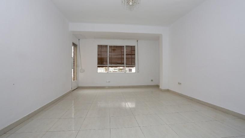 Piso de 74m² en calle Patricio Ferrandiz, Dénia, Alicante