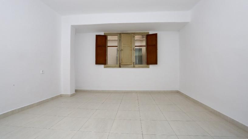 Piso de 74m² en calle Patricio Ferrandiz, Dénia, Alicante