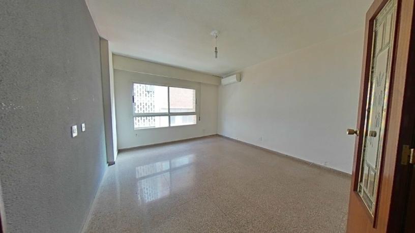 Piso de 117m² en calle Agustín Cavero, Elda, Alicante