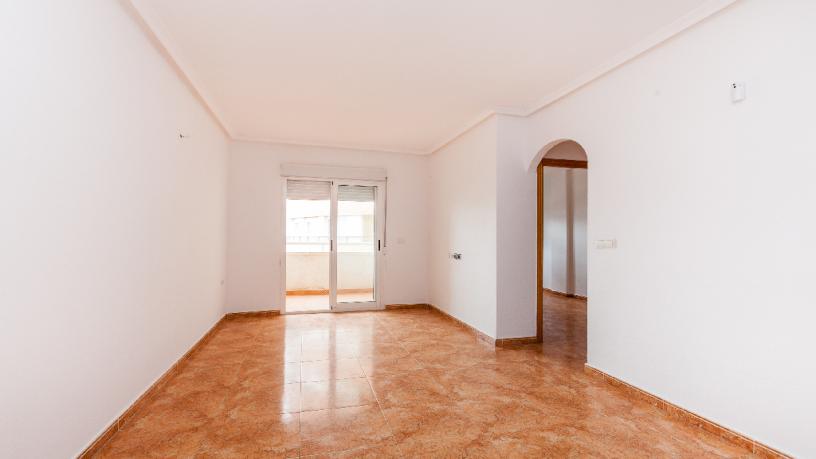 Piso de 60m² en rambla Juan Mateo Garcia Lorca, Torrevieja, Alicante