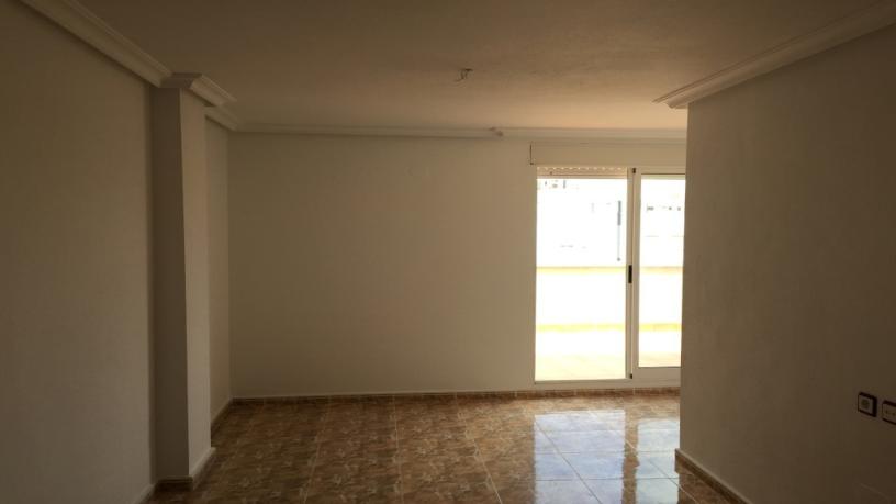 Piso de 83m² en calle Antonio Machado, Torrevieja, Alicante