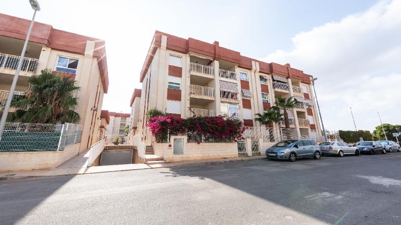 Plaza de garaje de 35m² en urbanización Señorio Lomas De Cabo Roig, Orihuela, Alicante