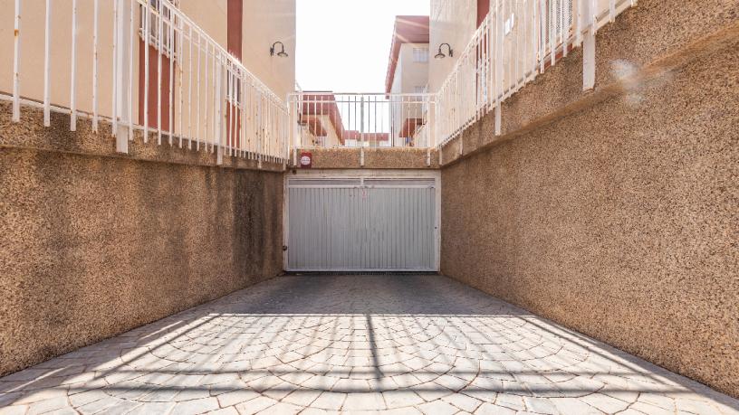 Plaza de garaje de 35m² en urbanización Señorio Lomas De Cabo Roig, Orihuela, Alicante