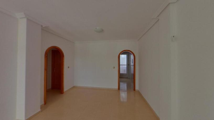 Piso de 71m² en calle El Cipres, Orihuela, Alicante