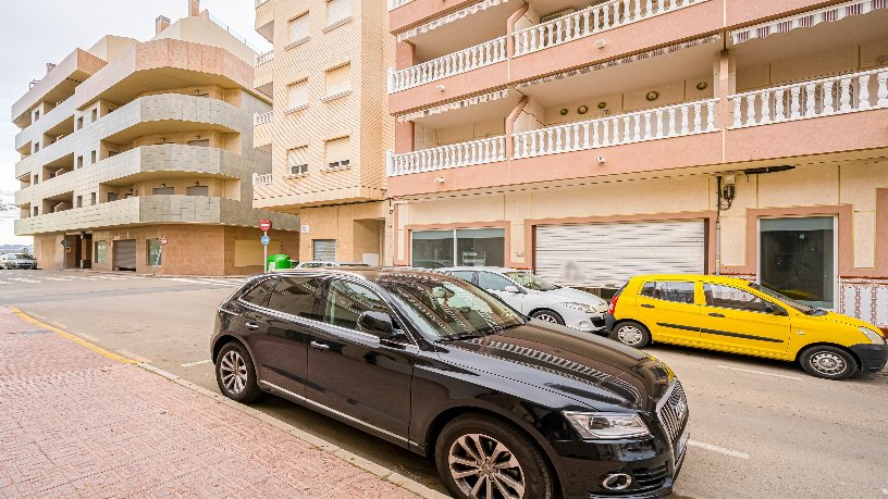 Local comercial en calle San Antonio -Edif. Hollywood Noah X-, Torrevieja