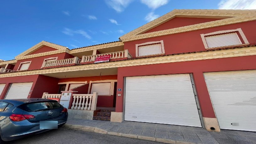 House of 150.00 m² with 3 bedrooms with 3 bathrooms  in Street Pio Baroja-rocamora, Orihuela