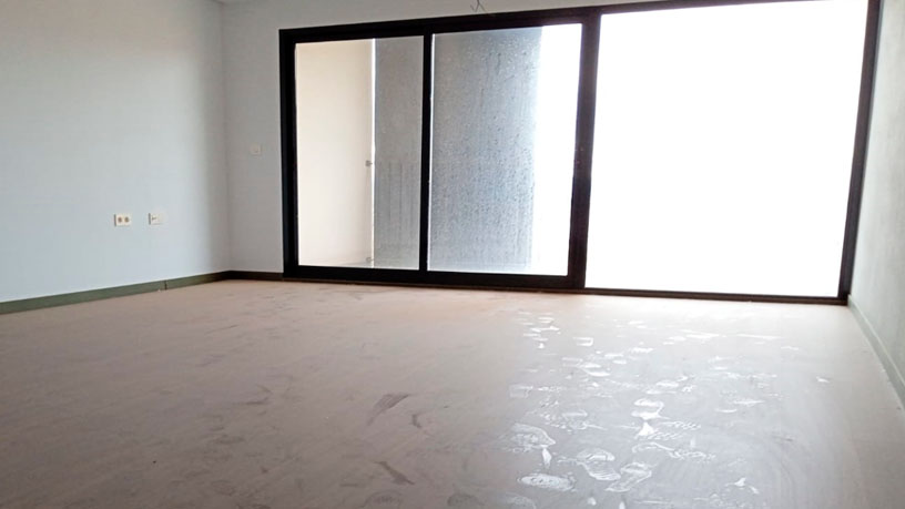 Piso de 118m² en calle Holanda, Crevillent, Alicante