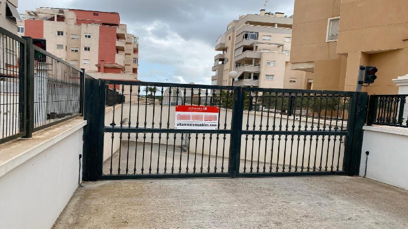 Parking space on street Atzavares, Elche/elx