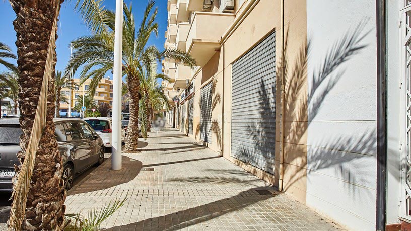 Local comercial de 179m² en calle 01 Mexico, Elche/elx, Alicante