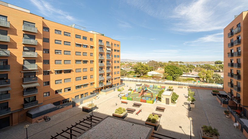 Piso de 85m² en avenida Tres De Abril De 1979, San Vicente Del Raspeig/sant Vicent Del Raspeig, Alicante