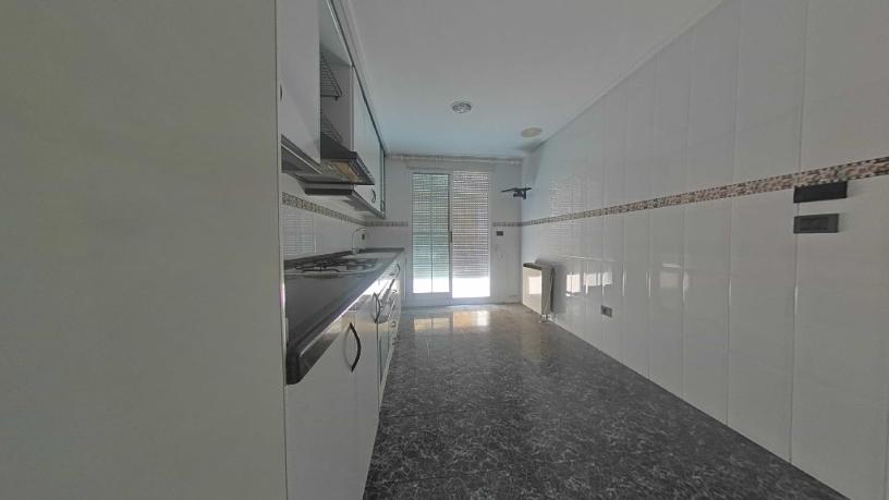 Adosado de 164m² en calle Nogueret, Vall D´uixó (La), Castellón