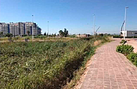 Terrain aménageable de 1766m² dans rue Badajoz, Moncofa, Castellón