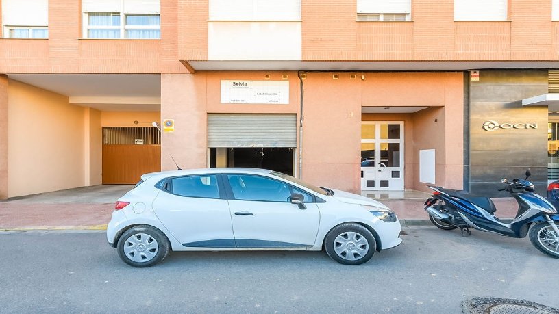 Local comercial de 252m² en calle Mata De Morella, Castellón De La Plana/castelló De La Plana, Castellón