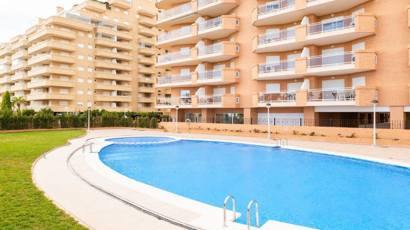 Local comercial de 264m² en calle Amplaries(edif. Playa Dorada), Oropesa Del Mar/orpesa, Castellón