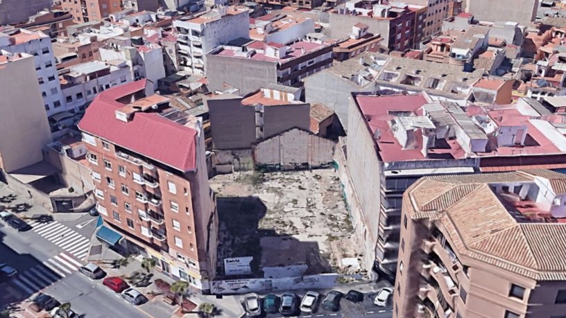 Urban ground in street Valencia, Vila-real, Castellón