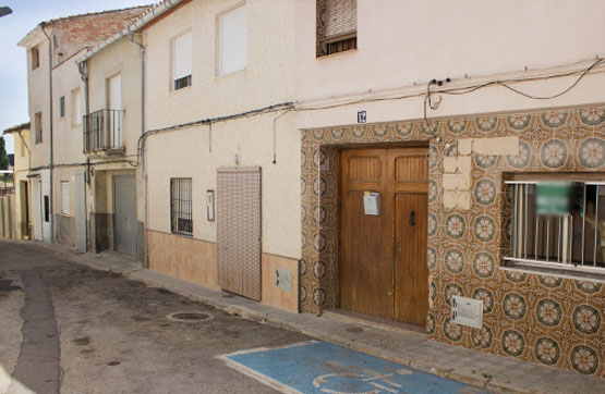 House in street San Antonio, Olleria (L)