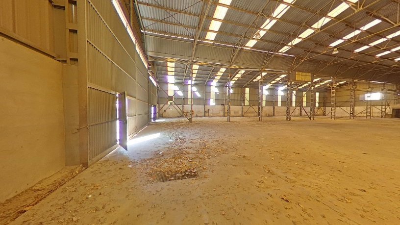 Nave industrial de 1200m² en calle Islas Columbretes, Buñol, Valencia