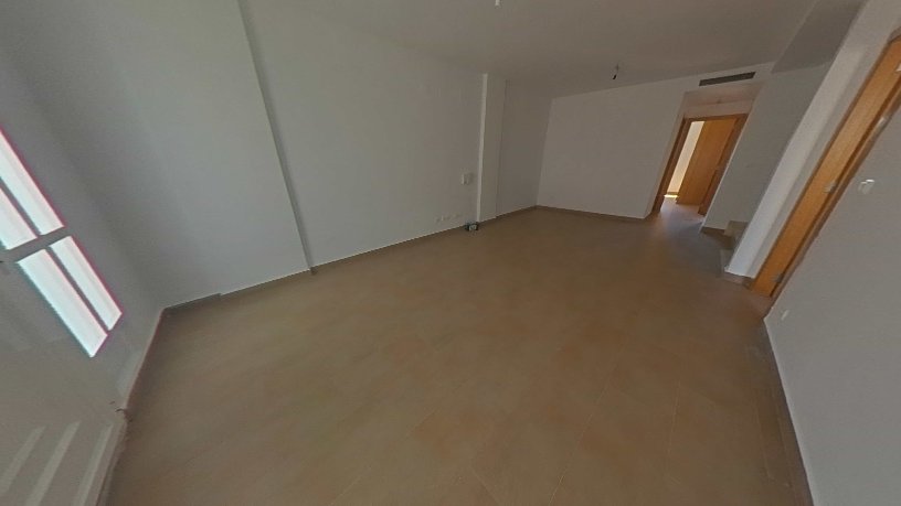 Adosado de 197m² en calle De L'enginyer Navarro Reverter, Gandia, Valencia