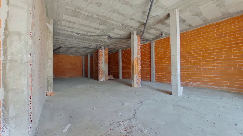 Local comercial de 334m² en avenida La Vall De Albaida, Gandia, Valencia