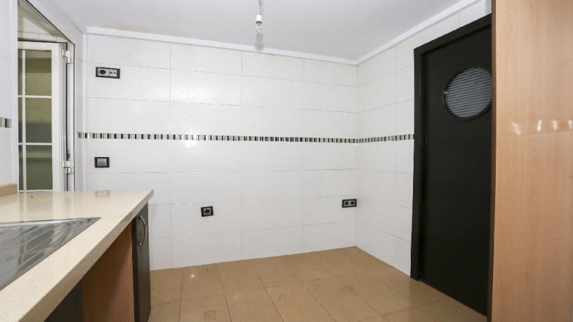 118m² Flat on avenue Joan Xxiii, Carcaixent, Valencia