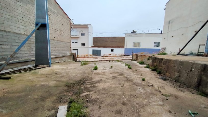 Local comercial de 152m² en calle Jose Garcia Alfonso, Montesa, Valencia